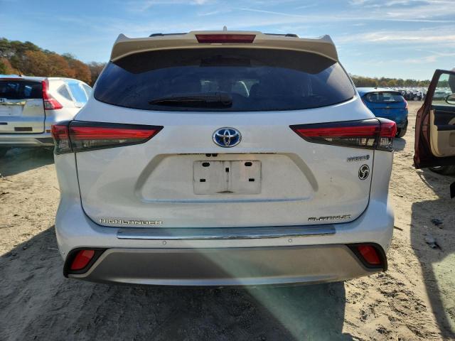 Photo 6 from auction – 2021 TOYOTA HIGHLANDER with VIN 5TDEBRCH6MS053617