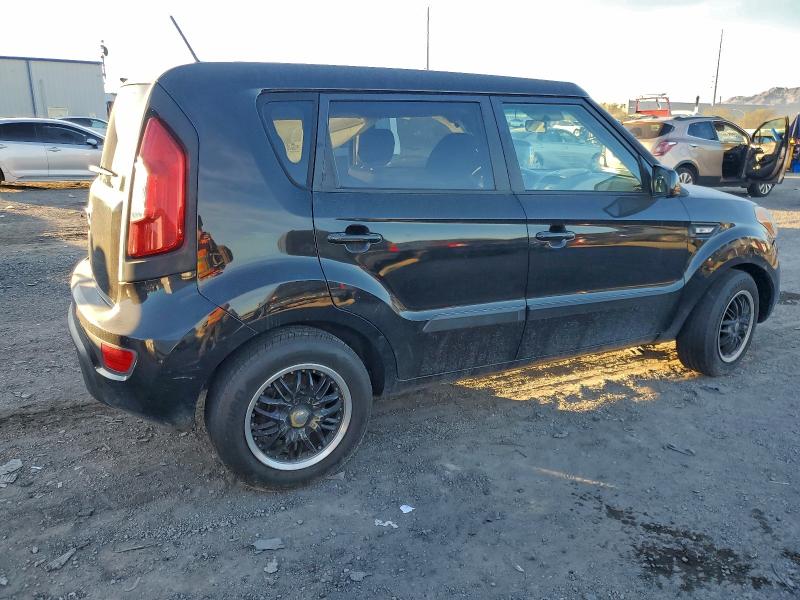 Photo 3 from auction – 2013 KIA SOUL with VIN KNDJT2A56D7753126