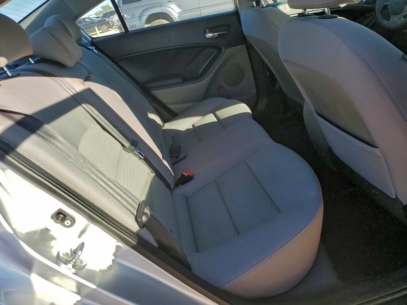 Foto 10 de la subasta – 2016 KIA FORTE LX con VIN KNAFX4A67G5500473