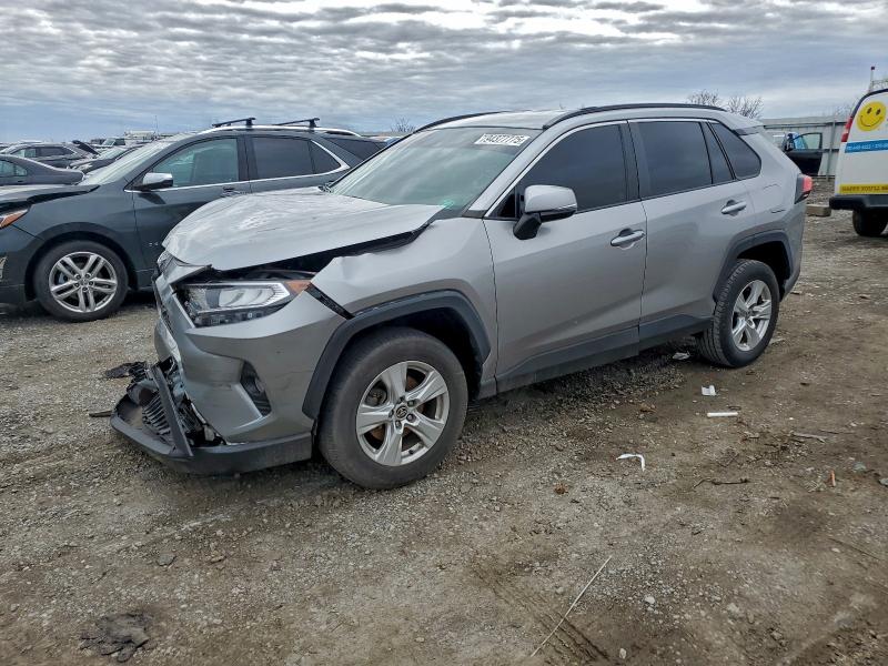 TOYOTA RAV4 XLE 2021 with VIN 2T3W1RFV4MC123978 - Photo from auction
