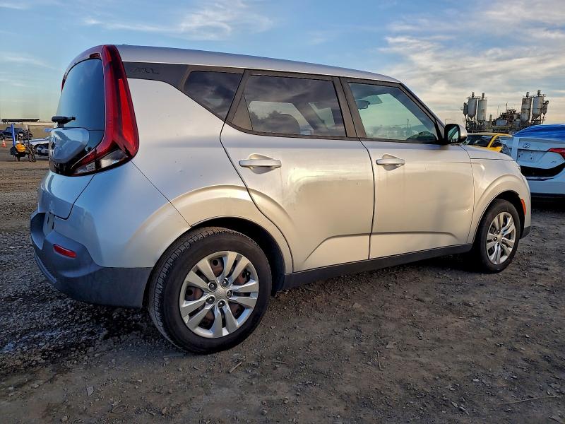 Photo 3 from auction – 2020 KIA SOUL LX with VIN KNDJ23AUXL7089928