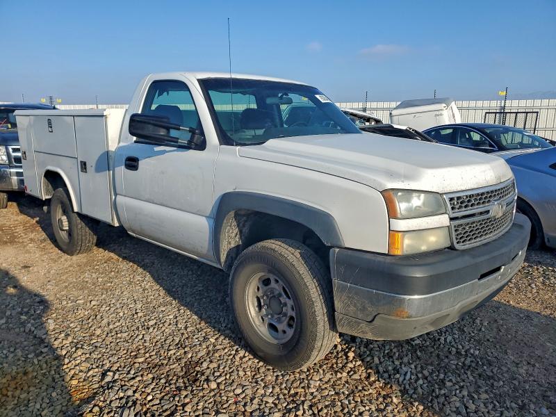 Photo 4 from auction – 2005 CHEVROLET SILVERADO with VIN 1GCHK24U55E162058
