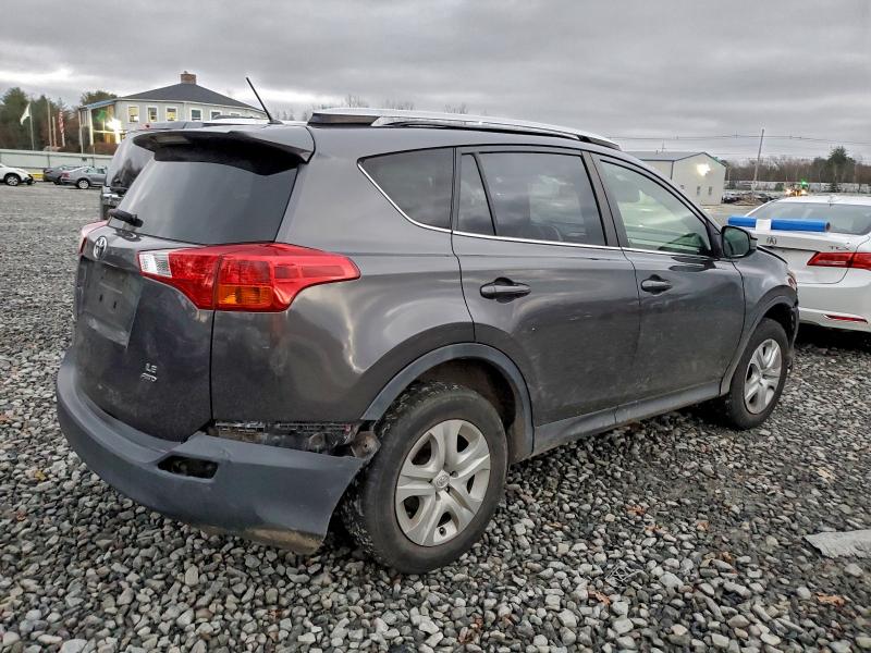 Photo 3 from auction – 2015 TOYOTA RAV4 LE with VIN JTMBFREV5FJ028010