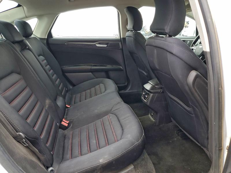 Photo 10 from auction – 2016 FORD FUSION with VIN 3FA6P0LU7GR262845