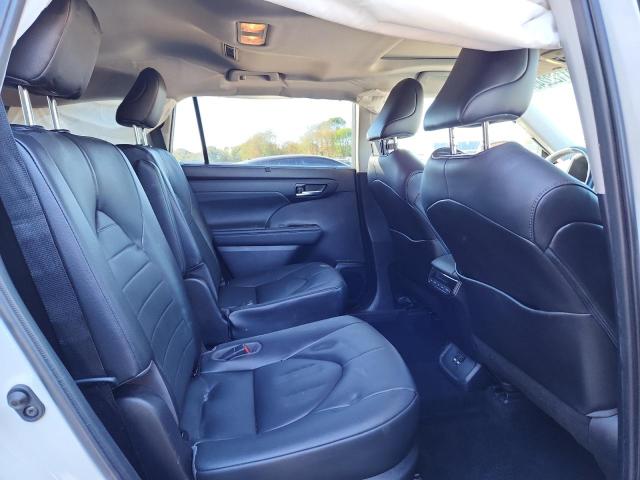 Photo 11 from auction – 2021 TOYOTA HIGHLANDER with VIN 5TDGBRCH1MS517163