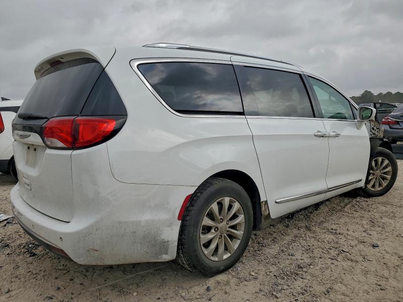 Photo 3 from auction – 2019 CHRYSLER PACIFICA T with VIN 2C4RC1BG6KR561262