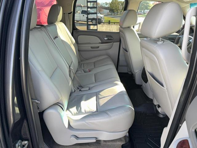 Photo 6 from auction – 2011 CHEVROLET SUBURBAN C with VIN 1GNSCJE04BR101059