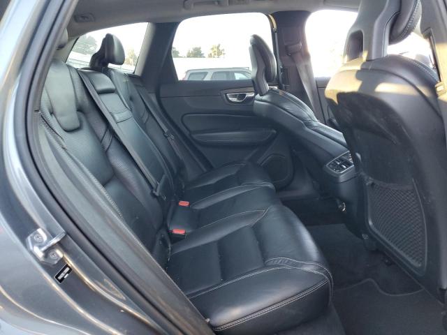 Photo 11 from auction – 2018 VOLVO XC60 T6 IN with VIN YV4A22RL7J1016888