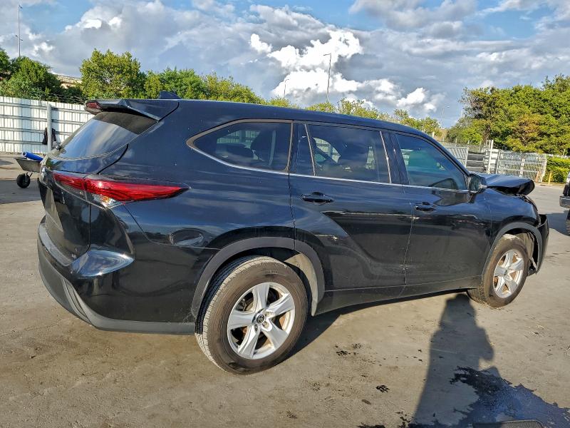 Photo 3 from auction – 2021 TOYOTA HIGHLANDER with VIN 5TDZZRAH4MS052160