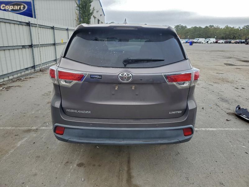 Photo 6 from auction – 2015 TOYOTA HIGHLANDER with VIN 5TDYKRFH9FS115944