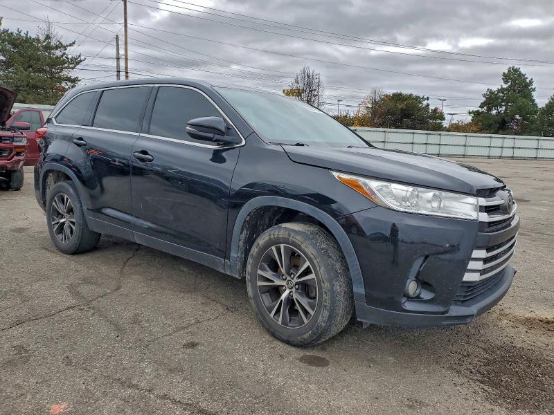 Photo 4 from auction – 2019 TOYOTA HIGHLANDER with VIN 5TDZZRFH0KS347228