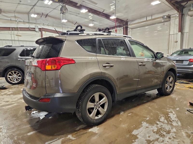 Photo 3 from auction – 2015 TOYOTA RAV4 XLE with VIN JTMRFREV2FD137876