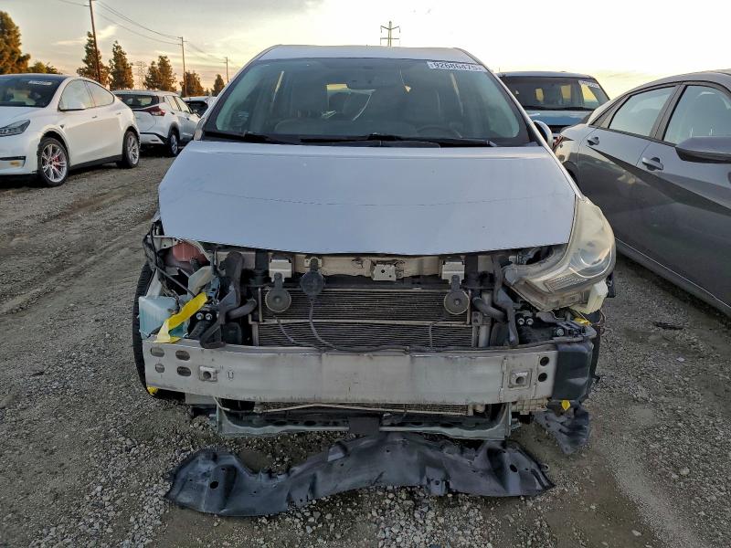 Photo 5 from auction – 2016 TOYOTA PRIUS V with VIN JTDZN3EU6GJ048760