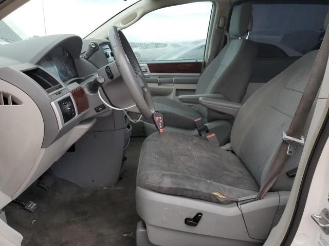 Photo 7 from auction – 2010 CHRYSLER TOWN & COU with VIN 2A4RR5D1XAR491546