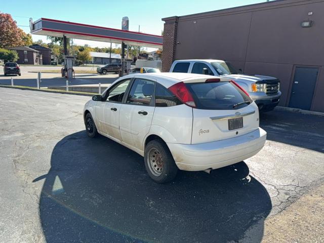 Photo 3 from auction – 2002 FORD FOCUS ZX5 with VIN 3FAFP37382R213536