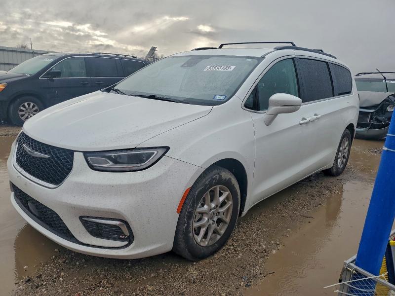 CHRYSLER PACIFICA T 2022 with VIN 2C4RC1BG2NR215245 - Photo from auction