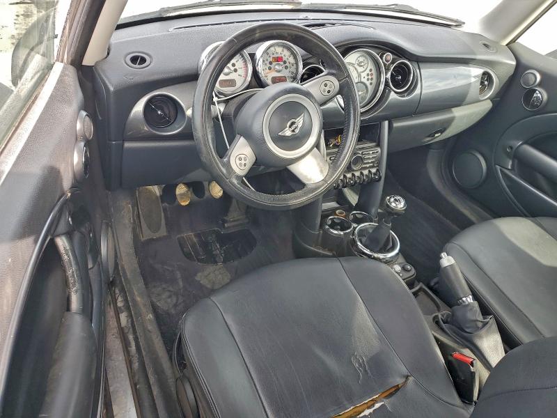 Photo 8 from auction – 2005 MINI COOPER with VIN WMWRC33425TC58749