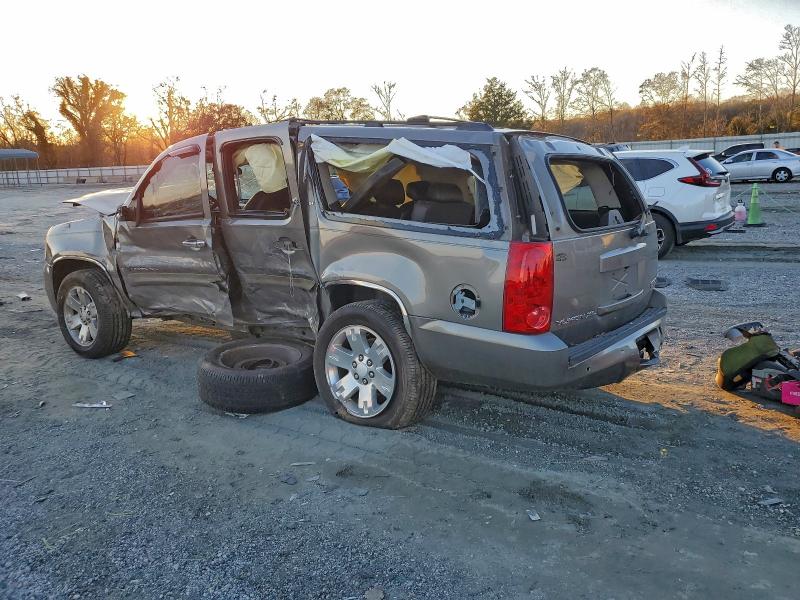 Photo 2 from auction – 2007 GMC YUKON with VIN 1GKFC16J97R429266