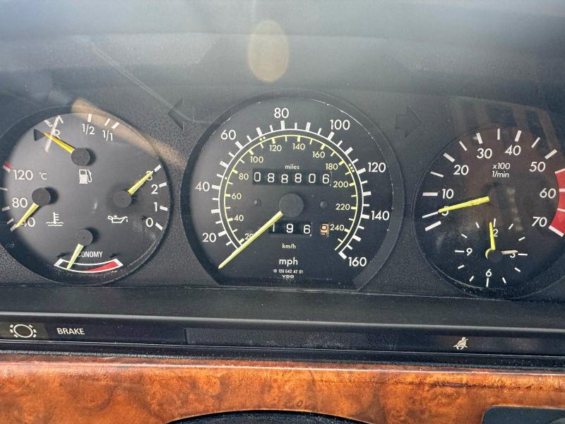 Photo 8 from auction – 1983 MERCEDES-BENZ 380 SEC with VIN WDBCA43A4DB006205