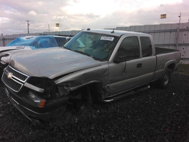 CHEVROLET SILVERADO 2005 with VIN 1GCHK29255E277525 - Photo from auction