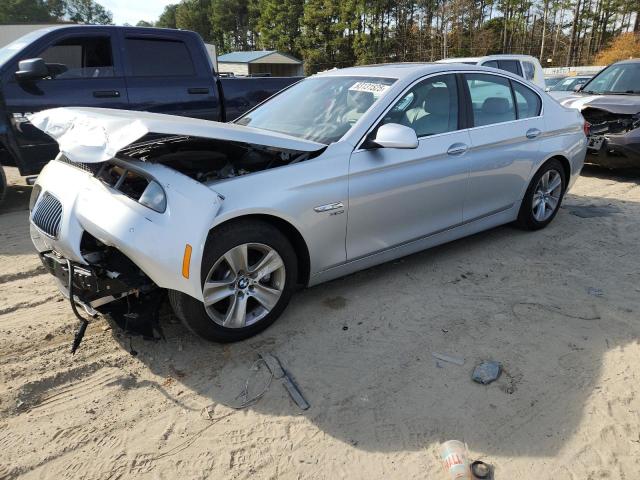 BMW 528 XI 2012 with VIN WBAXH5C55CDW10630 - Photo from auction
