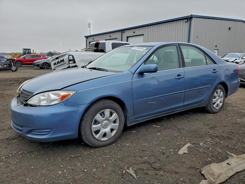 TOYOTA CAMRY LE 2002 with VIN 4T1BE32K62U622927 - Photo from auction