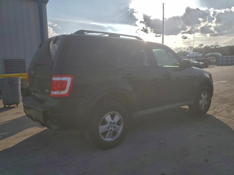 Photo 3 from auction – 2011 FORD ESCAPE XLT with VIN 1FMCU0DG3BKB77864