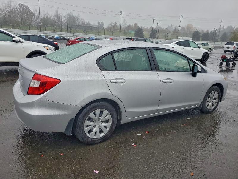 Photo 3 from auction – 2012 HONDA CIVIC LX with VIN 19XFB2F57CE331740