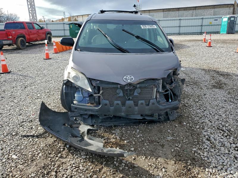 Photo 5 from auction – 2011 TOYOTA SIENNA LE with VIN 5TDKK3DC9BS024922