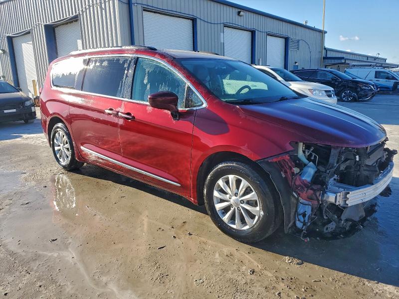 Photo 4 from auction – 2017 CHRYSLER PACIFICA T with VIN 2C4RC1BG3HR583258