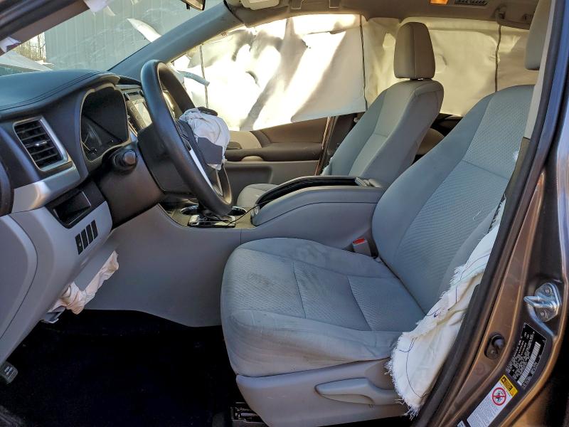 Photo 7 from auction – 2016 TOYOTA HIGHLANDER with VIN 5TDBKRFHXGS275810