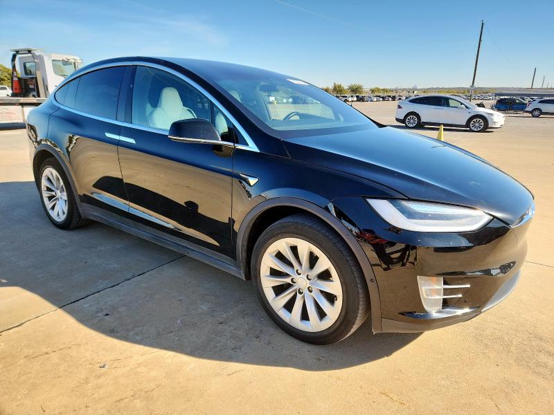 Photo 4 from auction – 2017 TESLA MODEL X with VIN 5YJXCDE26HF037185