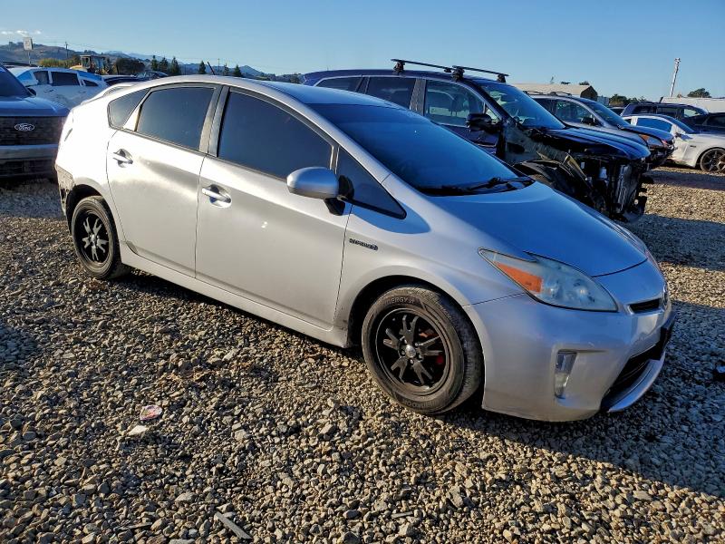Photo 4 from auction – 2013 TOYOTA PRIUS with VIN JTDKN3DU6D5582994