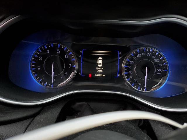 Photo 9 from auction – 2015 CHRYSLER 200 LIMITE with VIN 1C3CCCAB2FN631189