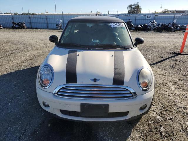 Photo 5 from auction – 2008 MINI COOPER with VIN WMWMF335X8TU64025