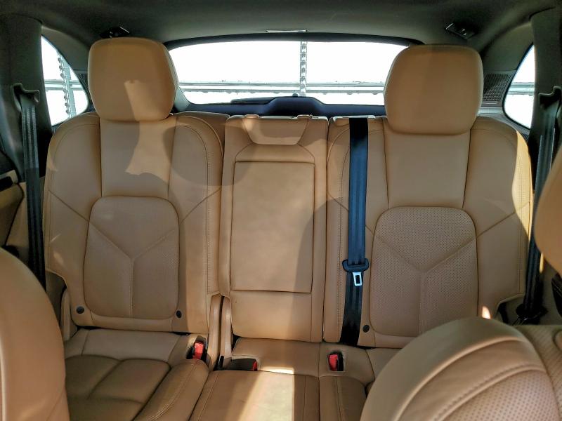 Photo 10 from auction – 2016 PORSCHE CAYENNE with VIN WP1AF2A23GKA40245