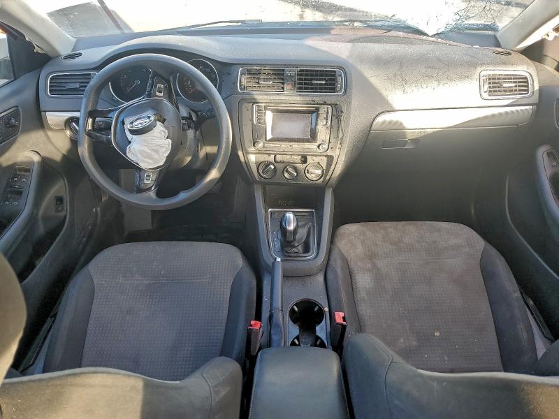Photo 8 from auction – 2018 VOLKSWAGEN JETTA with VIN 3VW2B7AJ9JM230599