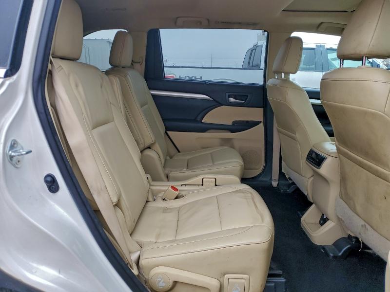 Photo 11 from auction – 2015 TOYOTA HIGHLANDER with VIN 5TDJKRFH4FS120678