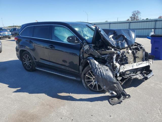 Photo 4 from auction – 2018 TOYOTA HIGHLANDER with VIN 5TDKZRFH3JS547052