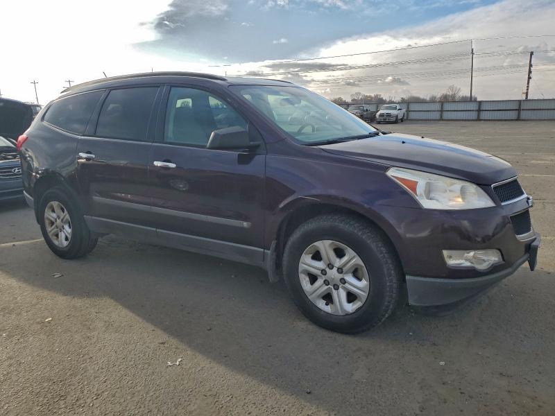 Photo 4 from auction – 2010 CHEVROLET TRAVERSE L with VIN 1GNLVEED4AS143649