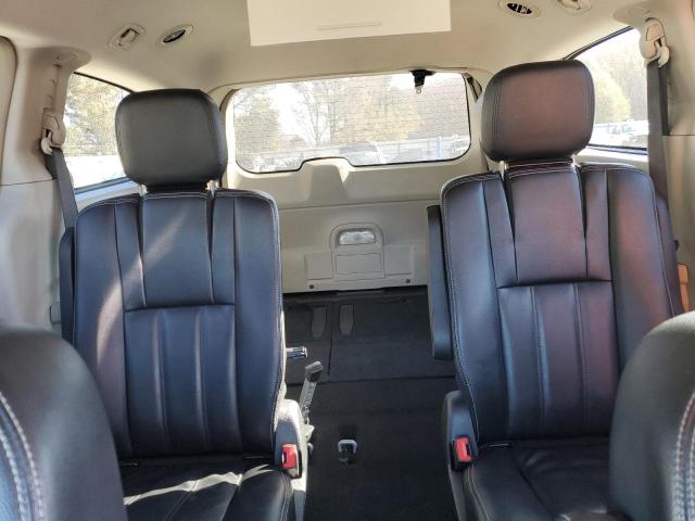 Photo 10 from auction – 2015 CHRYSLER TOWN & COU with VIN 2C4RC1BG3FR608639