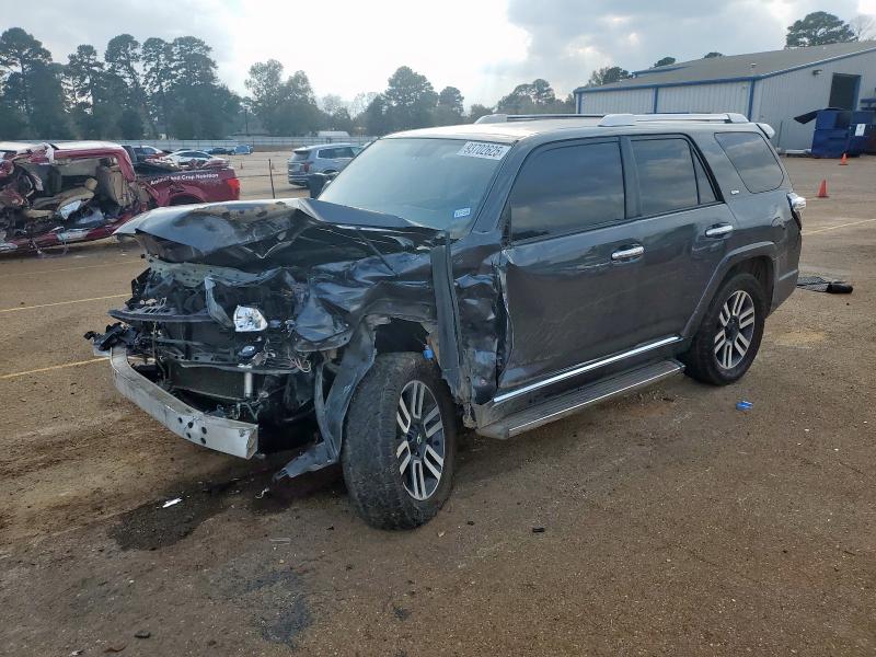 TOYOTA 4RUNNER SR 2011 with VIN JTEZU5JR6B5019367 - Photo from auction