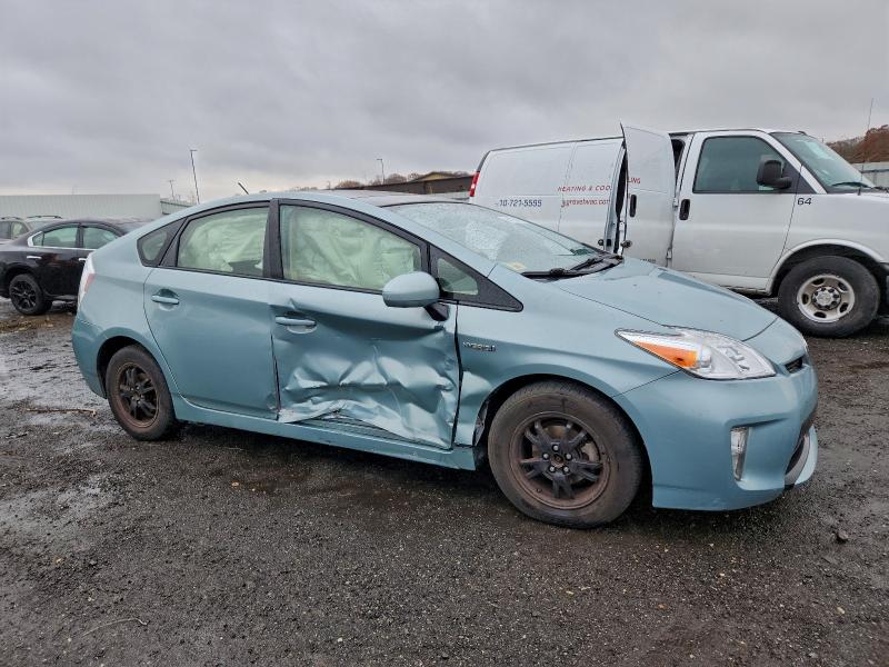 Photo 4 from auction – 2015 TOYOTA PRIUS with VIN JTDKN3DU7F1929257