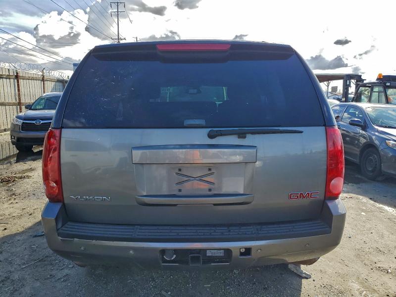 Photo 6 from auction – 2007 GMC YUKON with VIN 1GKFC13J27J120435