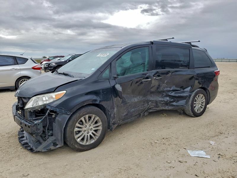TOYOTA SIENNA XLE 2016 with VIN 5TDYK3DC6GS694557 - Photo from auction