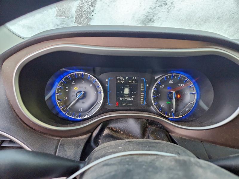 Photo 9 from auction – 2017 CHRYSLER PACIFICA T with VIN 2C4RC1DG5HR522474