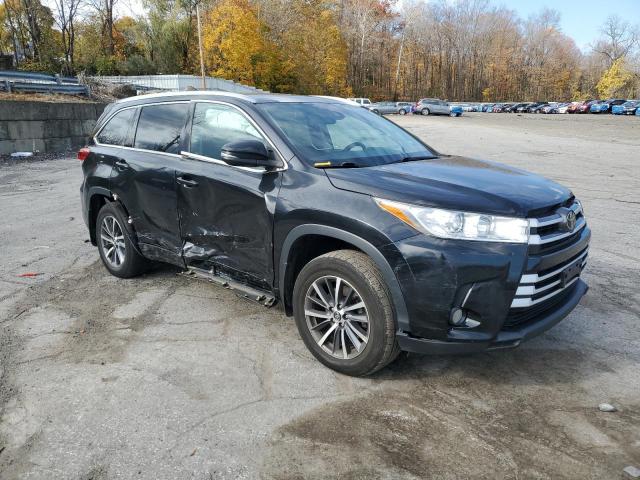 Photo 4 from auction – 2017 TOYOTA HIGHLANDER with VIN 5TDJZRFH4HS452389