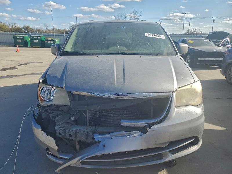Photo 5 from auction – 2013 CHRYSLER TOWN & COU with VIN 2C4RC1BG7DR801745