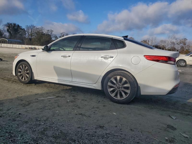 Photo 2 from auction – 2016 KIA OPTIMA EX with VIN 5XXGU4L38GG119438