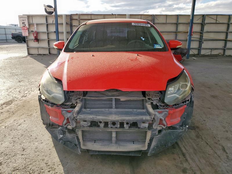 Photo 5 from auction – 2014 FORD FOCUS SE with VIN 1FADP3K20EL301232